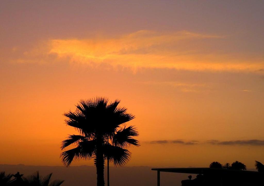 Beach-Front Tenerife Sth Sea And Pool View Costa Del Silencio Luaran gambar